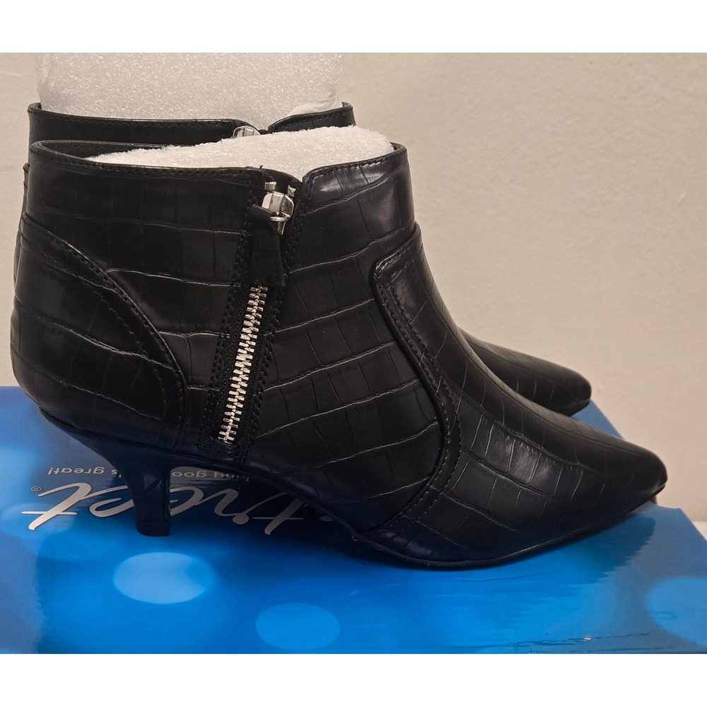 Easy Street Annalee Black Croco Ankle Booties Kitten Heel 9W 31-3363